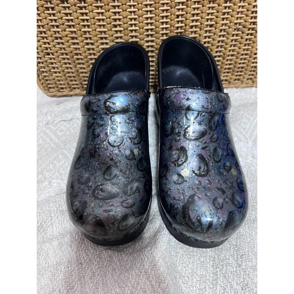 Dansko XP 2.0 Women's Slip Resistant Work Clogs Size 8 Bubble Black Metallic - Picture 2 of 11